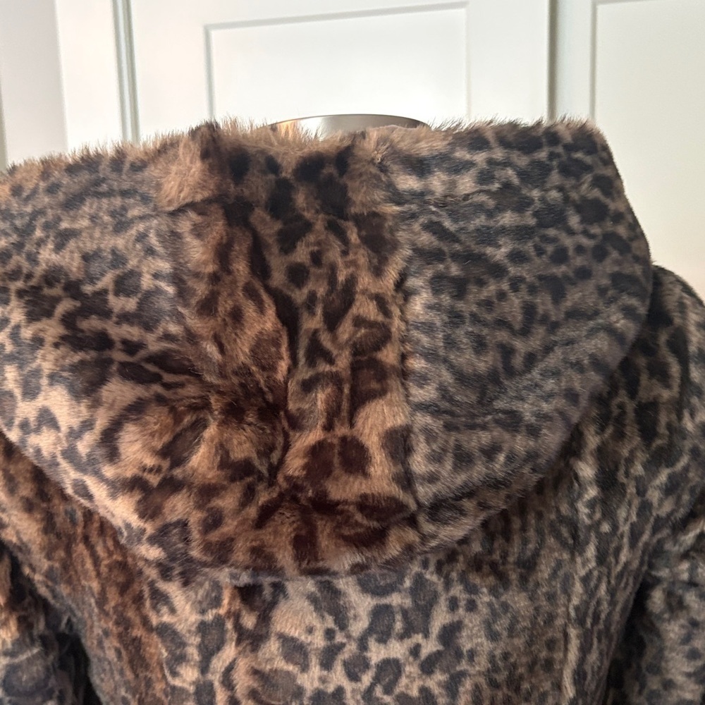 Free People Leopard Print Faux Fur Swing Coat. Like new! Xs - Picture 5 of 7
